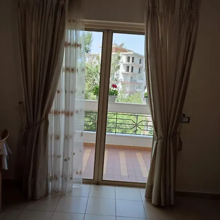 Cimi * Sarandë